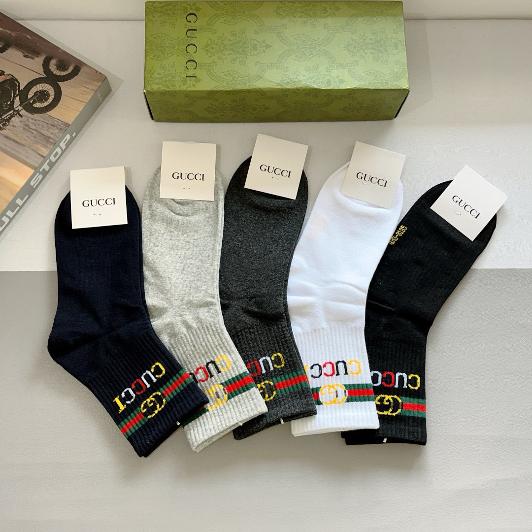 配包装（一盒5双）
 Gucci 古奇 新款男士中筒袜子，纯棉面料，潮人必备 ，爆款经典双G，个性时尚百