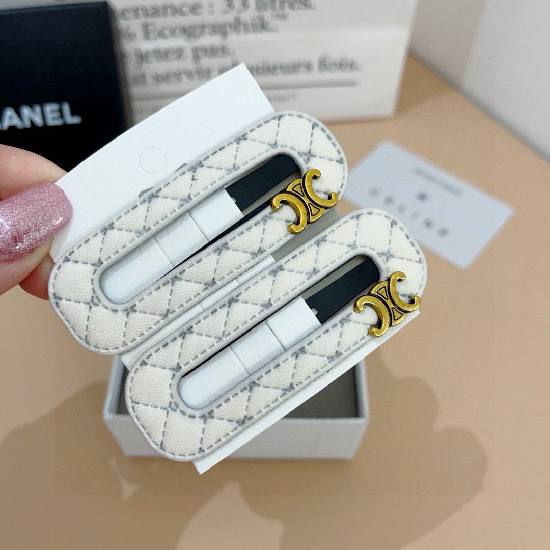 NO:366622,Packaging (one pair) CELINE Arc de Triomphe new hairpin, classic BB clip, bang clip, super exquisite, it will be awesome when you turn pictures!  Counter shipping hairpins, hairpins, celine, celine, hairpins19860909配包装（一对） CELINE（赛琳） 凯旋门新款发夹,经典BB夹,刘海夹 超精致,转图必爆哈！专柜出货发夹,发夹,celine,celine,hairpins,accessory