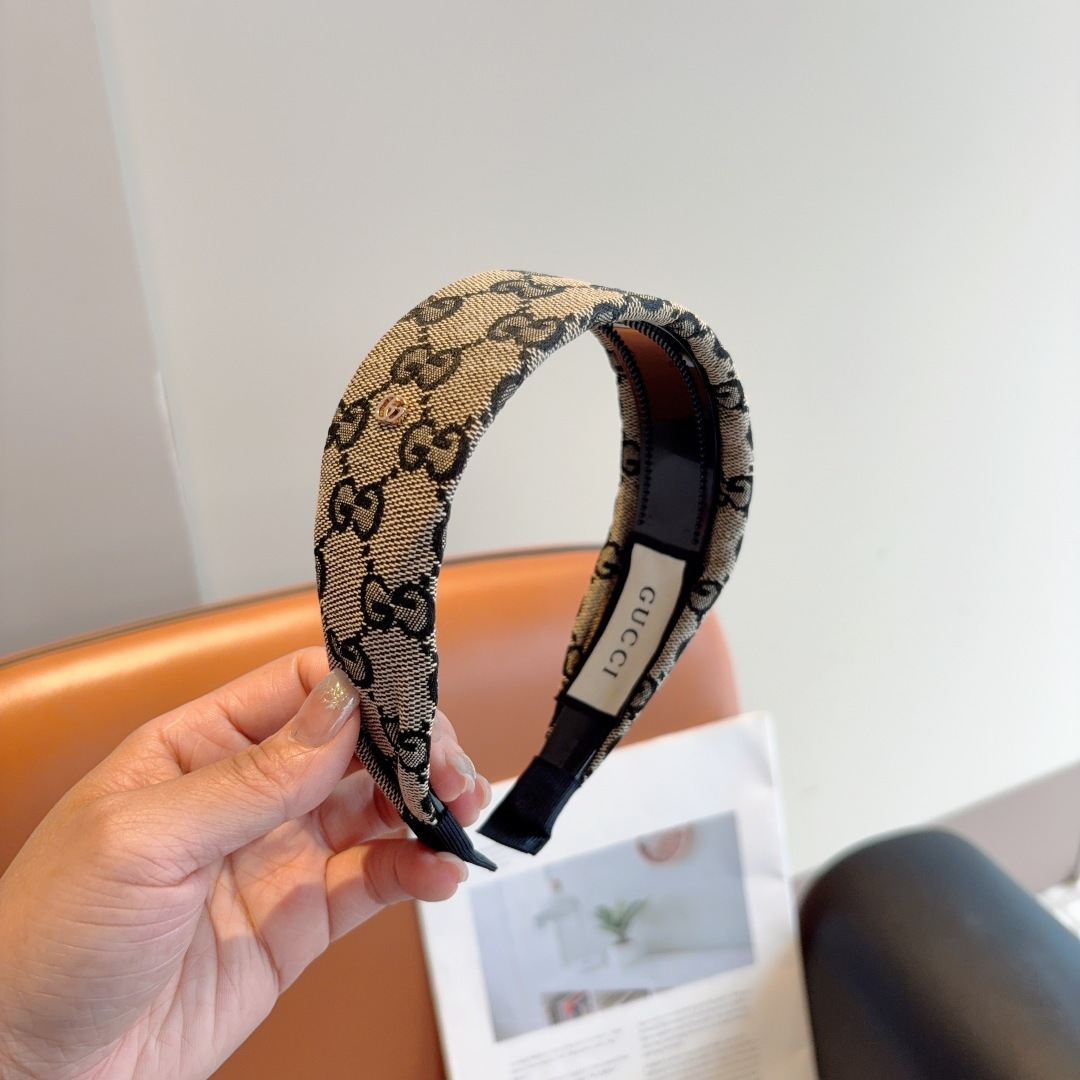 NO:366626,Packaging Gucci Guci Internet celebrity classic new hairband, goddess must-have single headband, very versatile, fashionable and trendy, popular, multi-color shipment... Hairpins, hairpins, gucci, hairpins19860909配包装 Gucci古奇 网红经典新款发箍,女神必备单品头箍,非常百搭,时尚潮流, 火爆 多色出货...发夹,发夹,gucci,hairpins,accessory