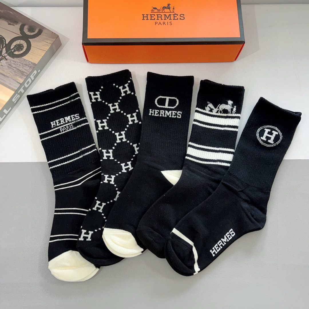 NO:350257,Packaging [one box of 5 pairs] HERMES Hermes high-end version. The counter purchasing quality that is super soft and trendy for people with fashion. Medium tube socks are super high and stylish when paired ~~ Recommended and recommended ~~ Must-in-one fashionable items!  !  !  socks, stockings, socks, hermes, hermes, socks19860909配包装【一盒5双】 HERMES爱马仕高版本 中筒袜子超级柔软潮人必不能少的专柜代购品质 中筒袜子 ,搭配起来超高逼格 ～～推荐推荐推荐～～必入时髦小单品！！！袜子,丝袜,袜子,hermes,hermes,socks,accessory