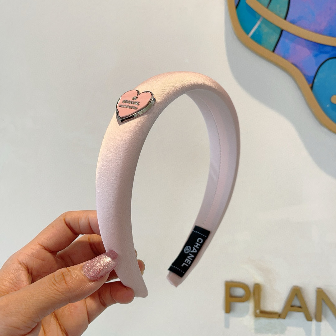 NO:367048,Packaging CHANEL (Chanel) new exquisite letter headband, retro internet celebrity headband, paired with high-end materials, super exquisite, fashionable and high-end versatile style. Multi-color optional hairpins, hairpins, chanel, chanel, hairpins19860909配包装 CHANEL（香奈儿）新款精美字母发箍,复古网红爆款头箍 搭配高端材质,超精致,时尚高级百搭款.多色可选发夹,发夹,chanel,chanel,hairpins,accessory