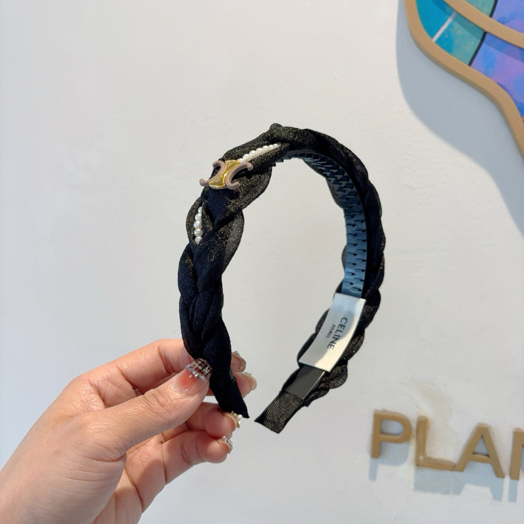 NO:367116,Packaging CELINE Internet celebrity popular product, comfortable to wear without pressure, must-have for styling!  Very fashionable and versatile!  A must-have goddess!  celebrity style. Hairpins, hairpins, celine, celine, hairpins19860909配包装 CELINE（赛琳）网红爆款,佩戴舒适无压力,造型搭配必备！非常时尚百搭！女神必备！名媛范儿.发夹,发夹,celine,celine,hairpins,accessory