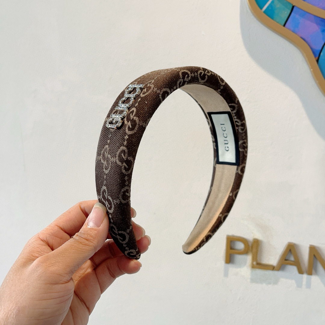 NO:367131,Packaged by Gucci Internet celebrity classic new wide version headband, goddess must-have headband, fashionable and trendy versatile style!  Multi-color shipment...hairpins, hairpins, gucci, hairpins19860909配包装 Gucci古奇 网红经典新款宽版发箍,女神必备单品头箍,时尚潮流百搭款！多色出货...发夹,发夹,gucci,hairpins,accessory