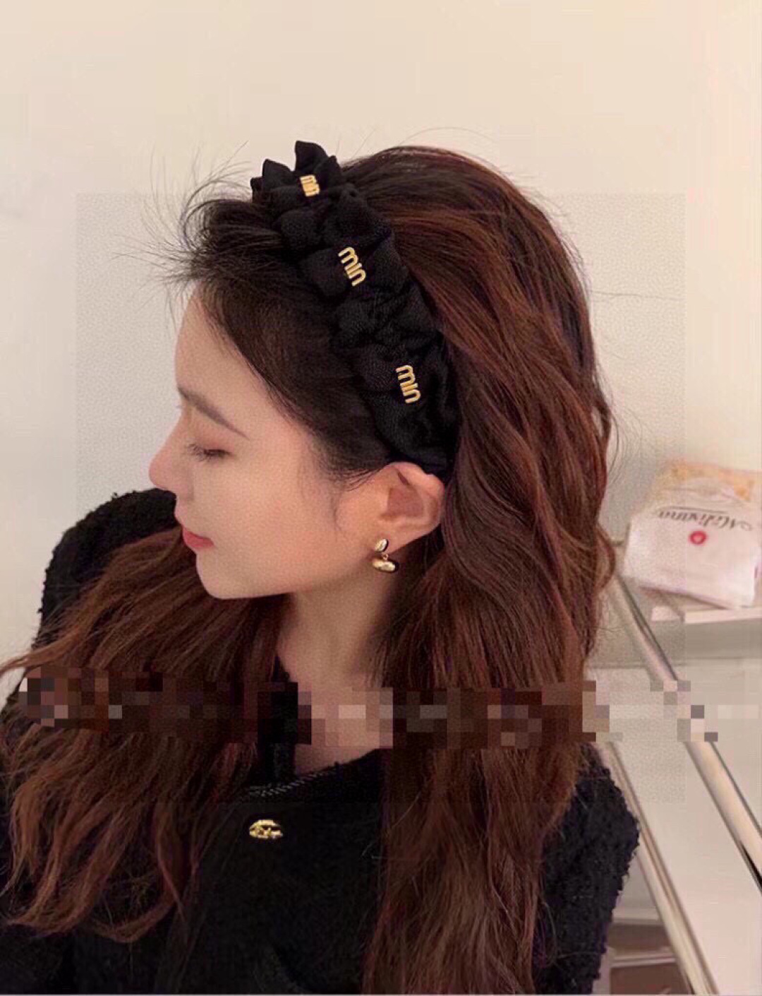 NO:367436,Packaging miumiu latest custom headband, all the details are taken in real photos!  Rhinestone special fabric is very textured, classic and never out of time hairpins, hairpins, miumiu, hairpins19860909配包装 miumiu 缪缪 最新款定制发箍,细节全部实拍！水钻特制面料非常显质感、经典而又永不过时发夹,发夹,miumiu,hairpins,accessory