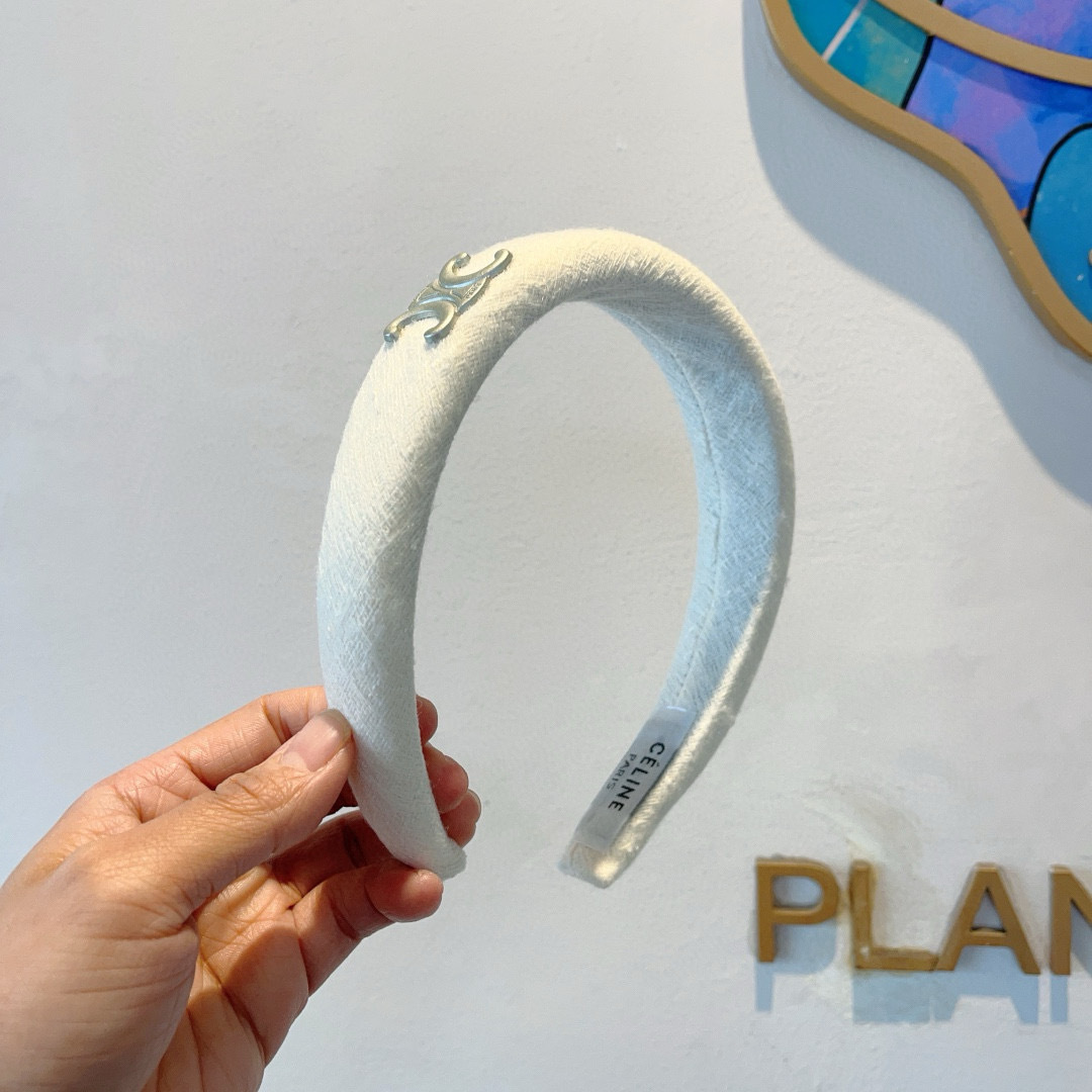 NO:367773,Packaging CELINE official classic new threaded pleated headband, a goddess must-have headband, very comfortable and fashionable, comfortable and trendy!  hairpins, hairpins, celine, celine, hairpins19860909配包装 CELINE（赛琳）官方经典新款螺纹褶皱发箍,女神必备头箍,非常舒时尚百搭,舒适潮流款！发夹,发夹,celine,celine,hairpins,accessory