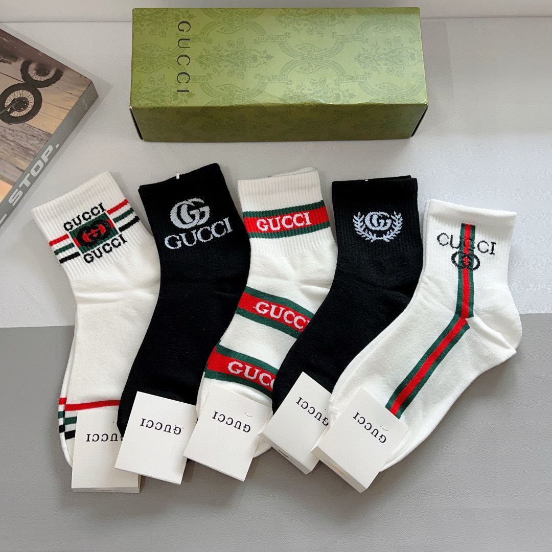 配包装（一盒5双）
GUCCI 古奇2023新款中筒袜子！纯棉面料，火爆图案，专柜同步中筒袜子，💛大牌出