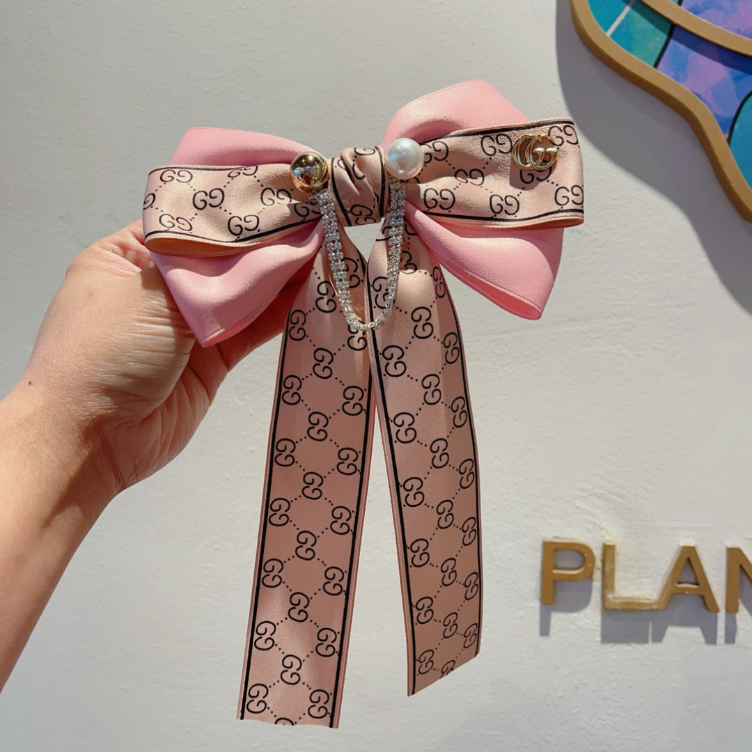 NO:368008,Packaged by GUCCI (Guqi) new hair clips for counters, classic double G large bow spring clips, customized counters, super exquisite, pictures will explode!  Counter shipping hairpins, hairpins, gucci, hairpins19860909配包装 GUCCI（古奇） 专柜新款发夹,经典双G大蝴蝶结弹簧夹, 专柜定制,超精致,转图必爆哈！专柜出货发夹,发夹,gucci,hairpins,accessory