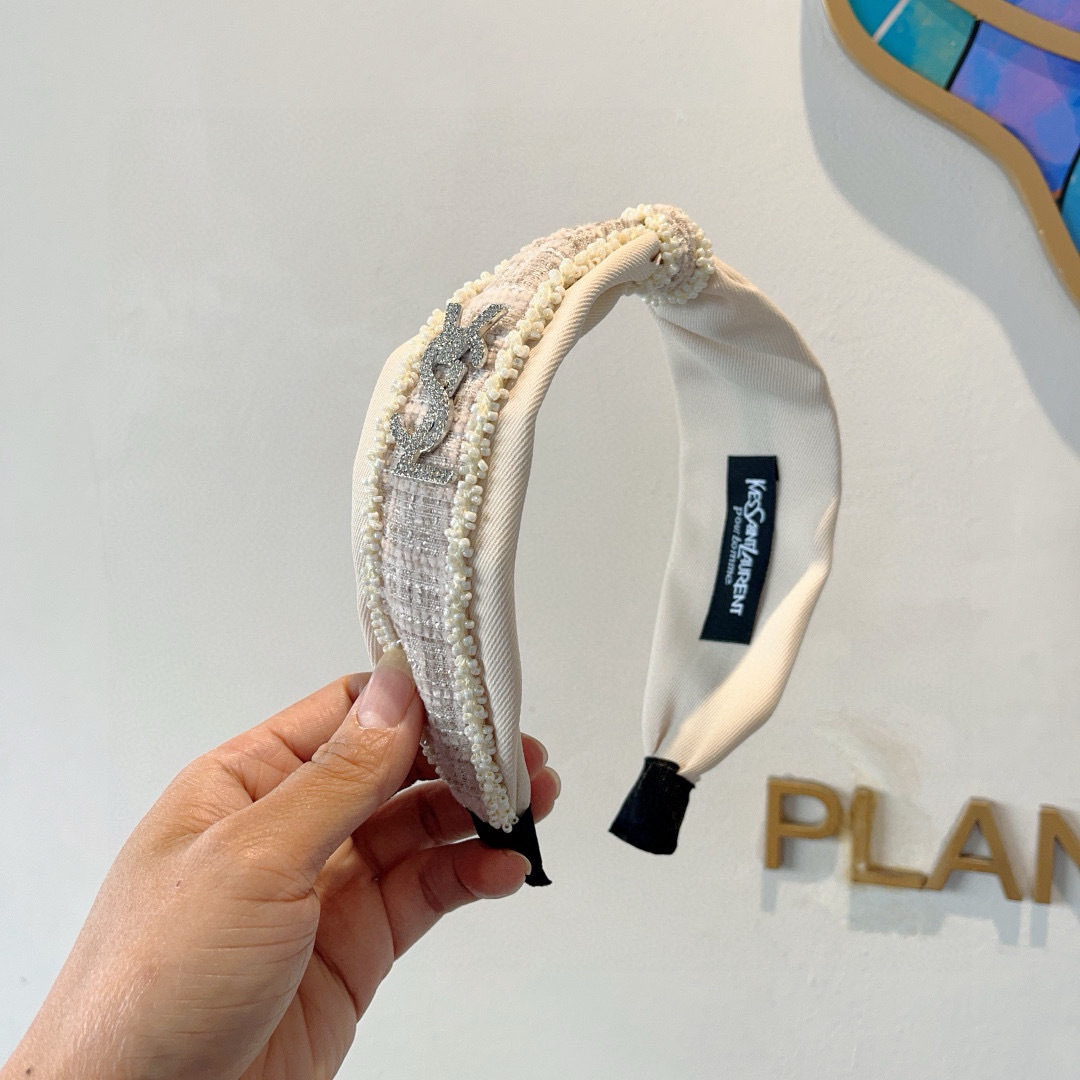 配包装
圣罗兰 新款欧美高端打结发箍，光滑宽版头箍 简约百搭，潮女必备品，超级的高大上！