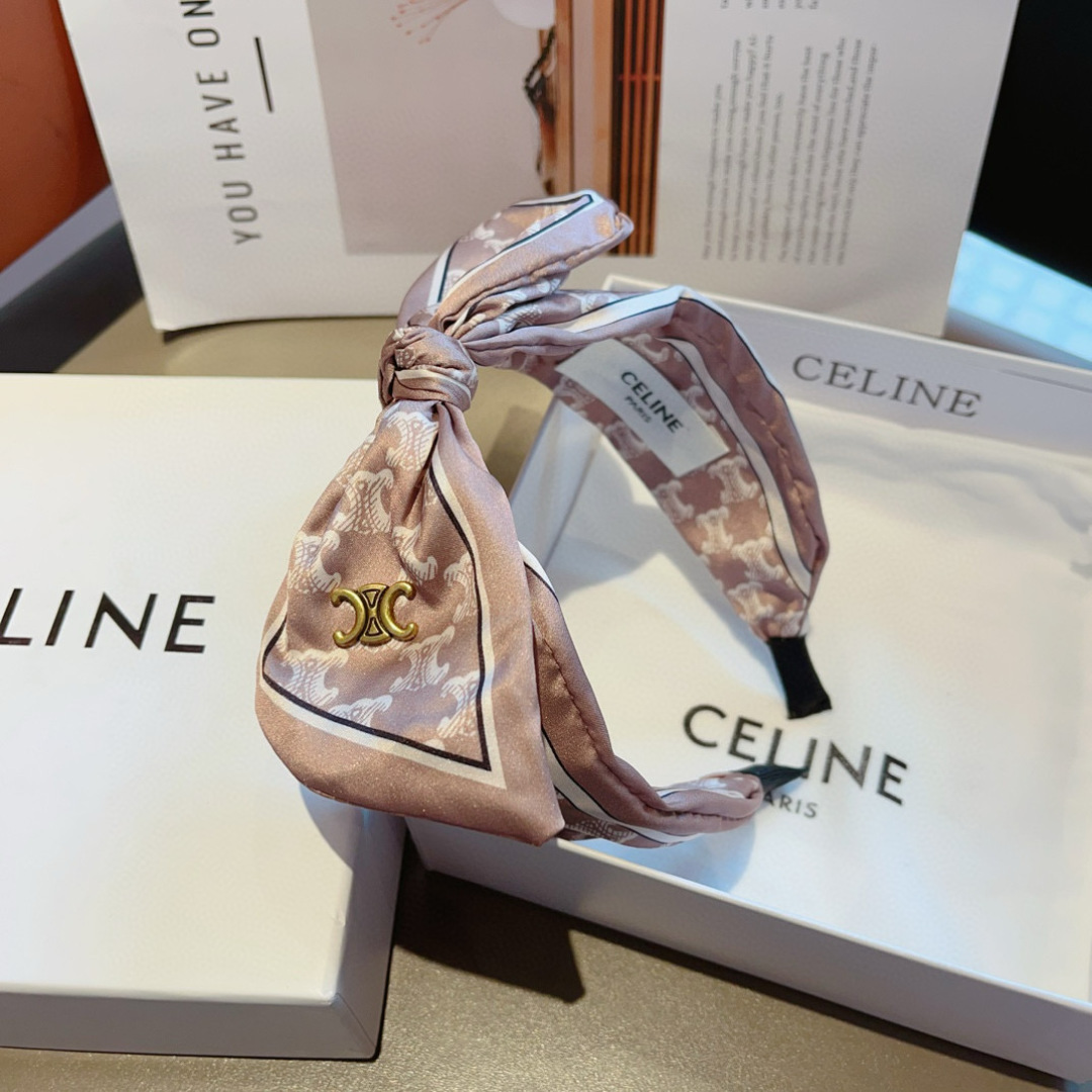 配包装
CELINE（赛琳）新款火爆宽版发箍，佩戴舒适无压力，外出韩版气质头箍、非常时尚百搭！女神必备！