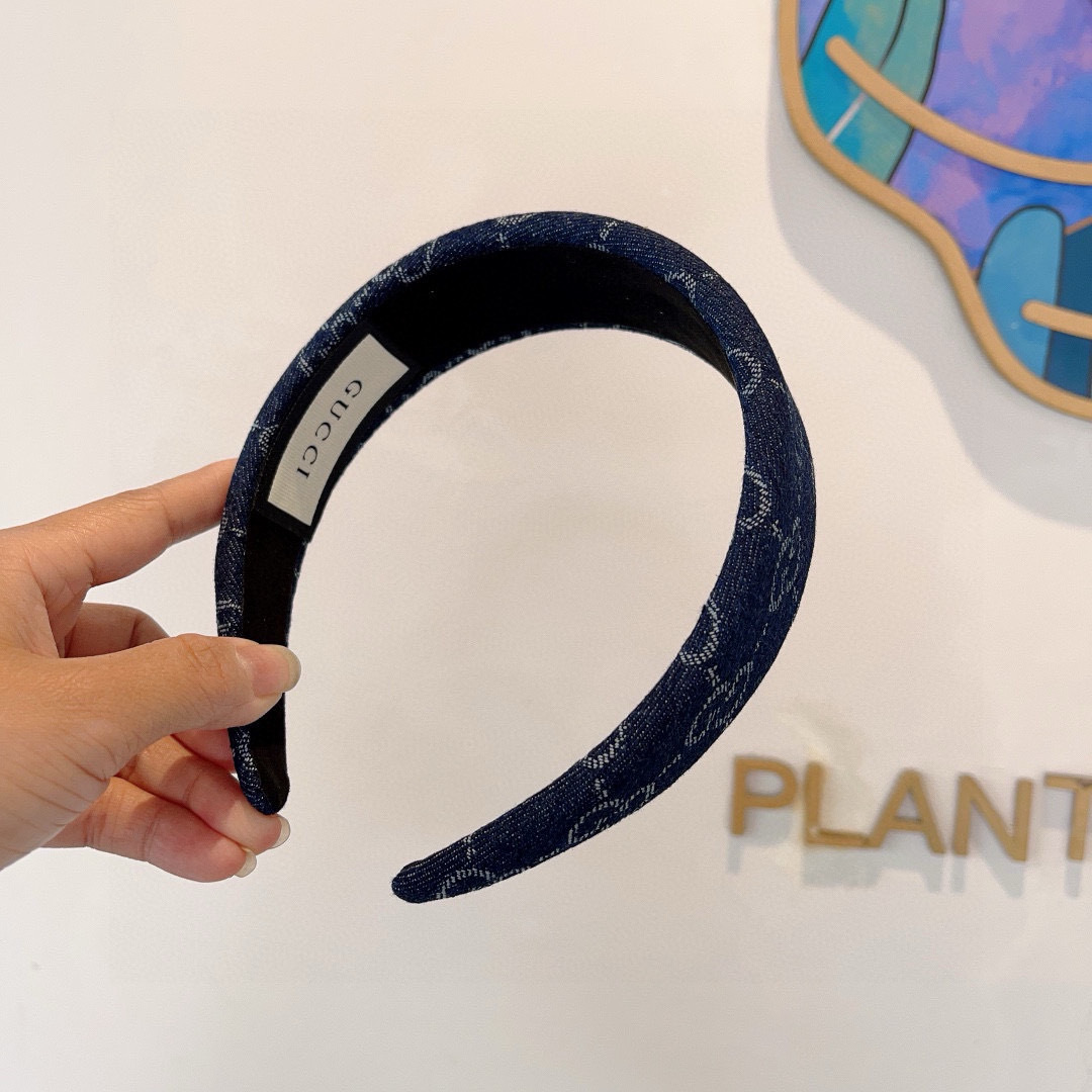 配包装
Gucci古奇 网红经典新款宽版发箍，女神必备单品头箍，非常百搭，时尚潮流！