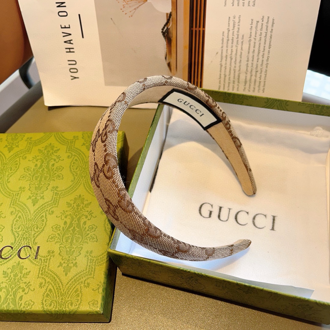 配包装
Gucci古奇 网红经典新款宽版发箍，女神必备单品头箍，非常百搭，时尚潮流！