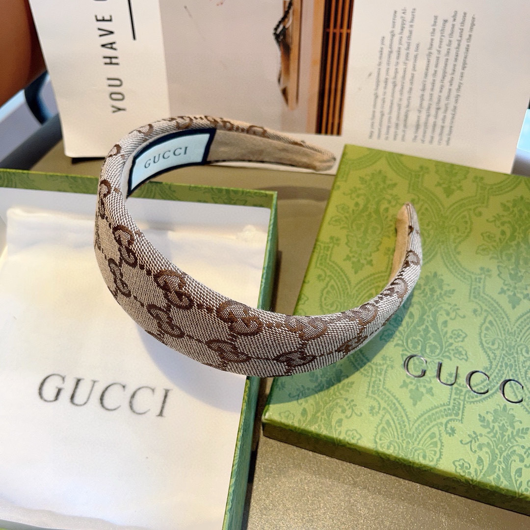 配包装
Gucci古奇 网红经典新款宽版发箍，女神必备单品头箍，非常百搭，时尚潮流！