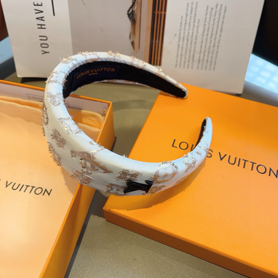 配包装
LV 路易威登 涂鸦火爆新款发箍，时尚可爱宽边头箍，专柜最新款来袭💕时尚百搭，女神必入  ！