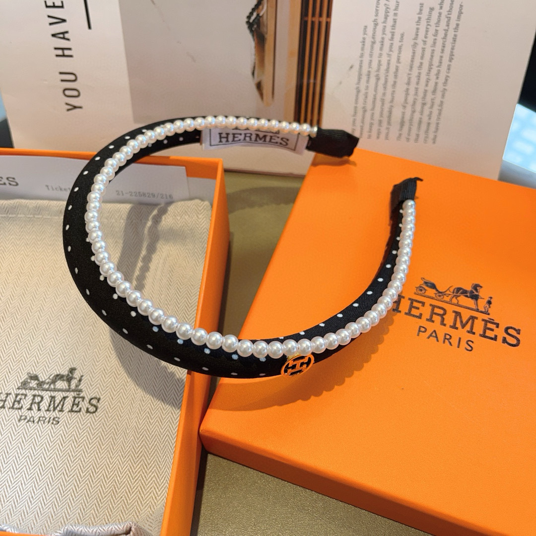 配包装
HERMES（爱马仕）韩国新品小清新珍珠发箍，佩戴舒适无压力，造型搭配必备！时尚外出百搭款发饰！