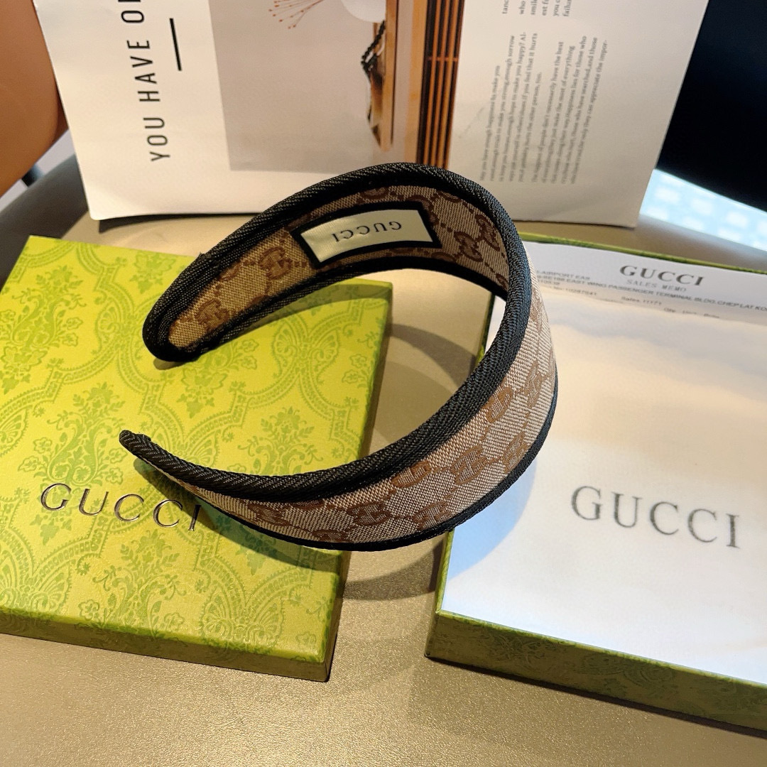 配包装
Gucci古奇 官方经典宽边新款发箍，女神外出必备单品，非常百搭，时尚潮流！