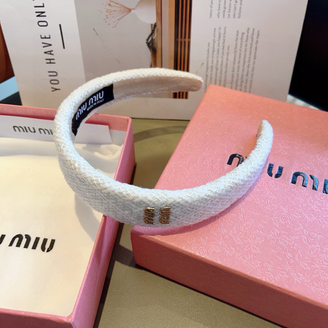 配包装
MIUMIU（缪缪）新款手工制作发箍，原单货，简约百搭头箍 潮女必备品，超级百搭高大上！