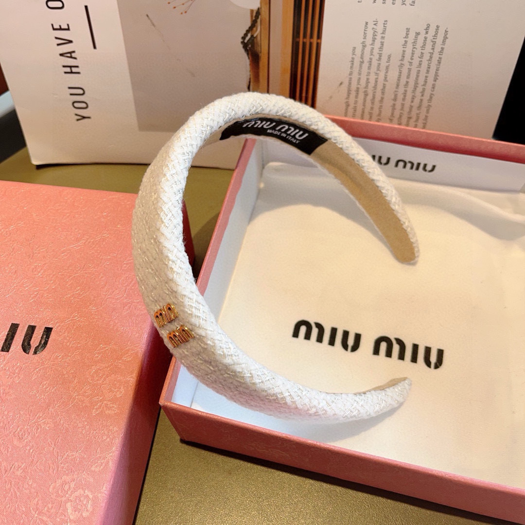 配包装
MIUMIU（缪缪）新款手工制作发箍，原单货，简约百搭头箍 潮女必备品，超级百搭高大上！