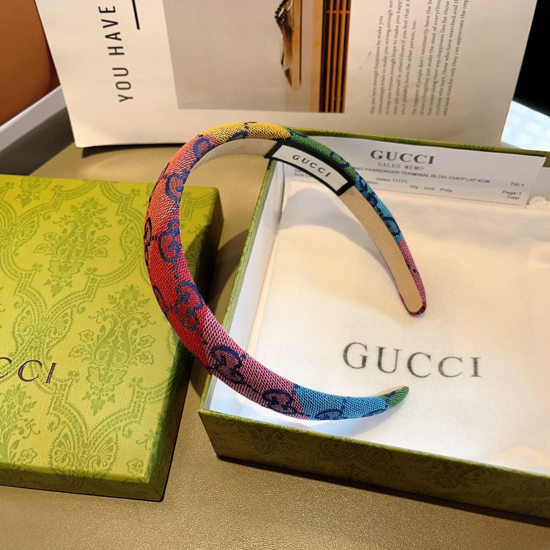 配包装
Gucci古奇 官方经典新款窄版发箍，女神必备单品，非常百搭，时尚潮流