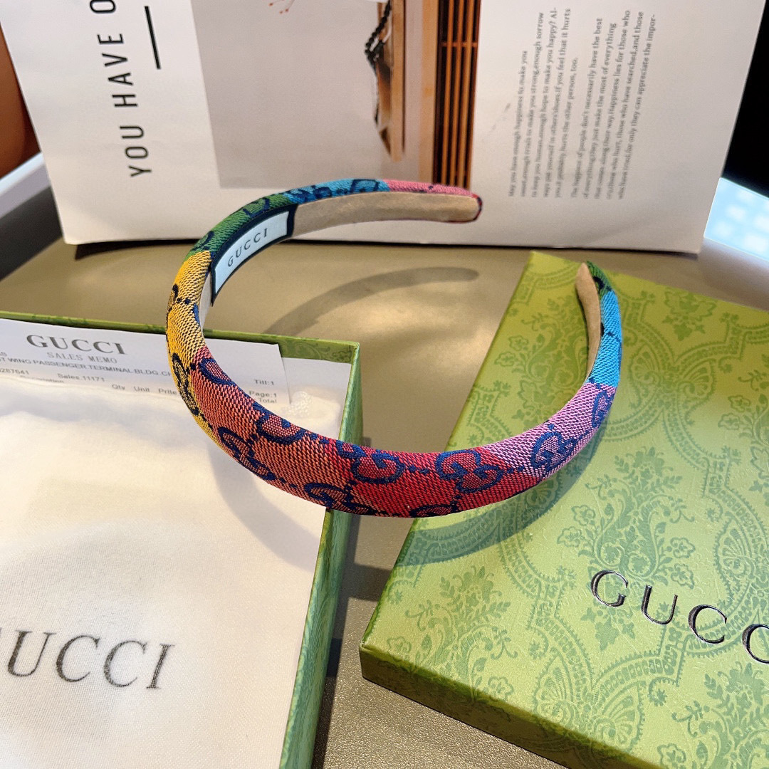配包装
Gucci古奇 官方经典新款窄版发箍，女神必备单品，非常百搭，时尚潮流