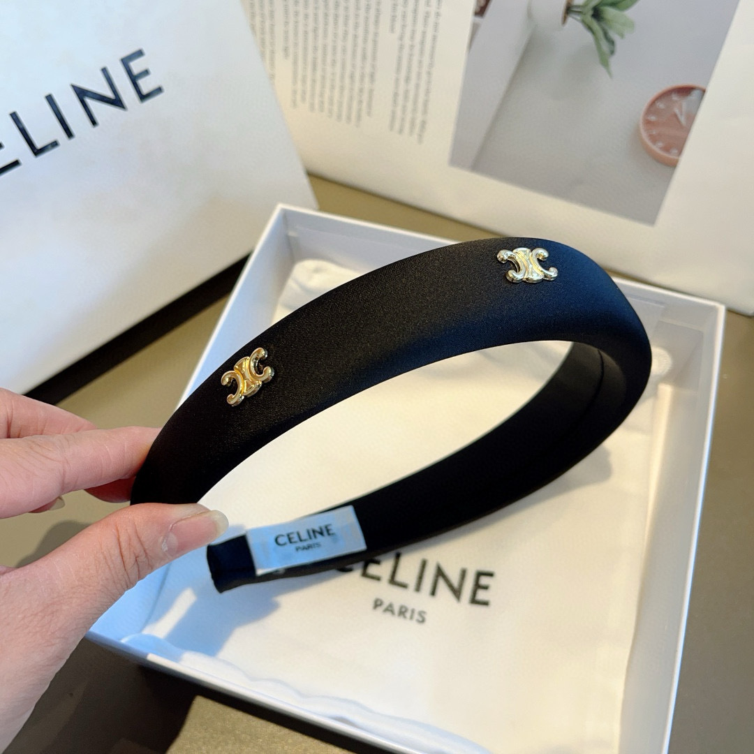 配包装
CELINE（赛琳）网红爆款，佩戴舒适无压力，造型搭配必备！非常时尚百搭！女神必备！名媛范儿。