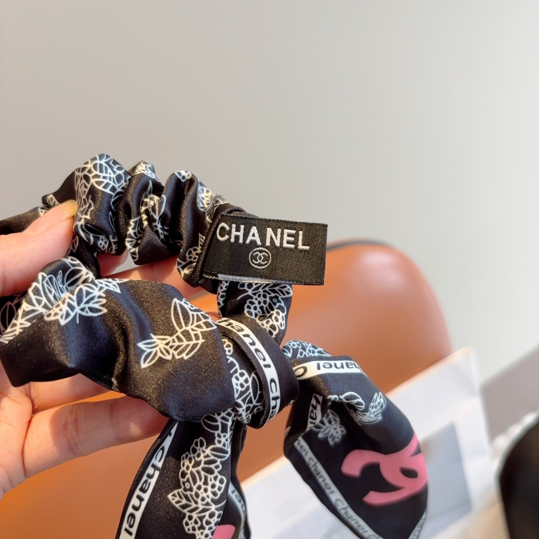配包装
CHANEL （香奈儿）字母飘带马尾发圈 蝴蝶结肠圈，高档韩版皮筋，经典花型设计， 高端大气，名