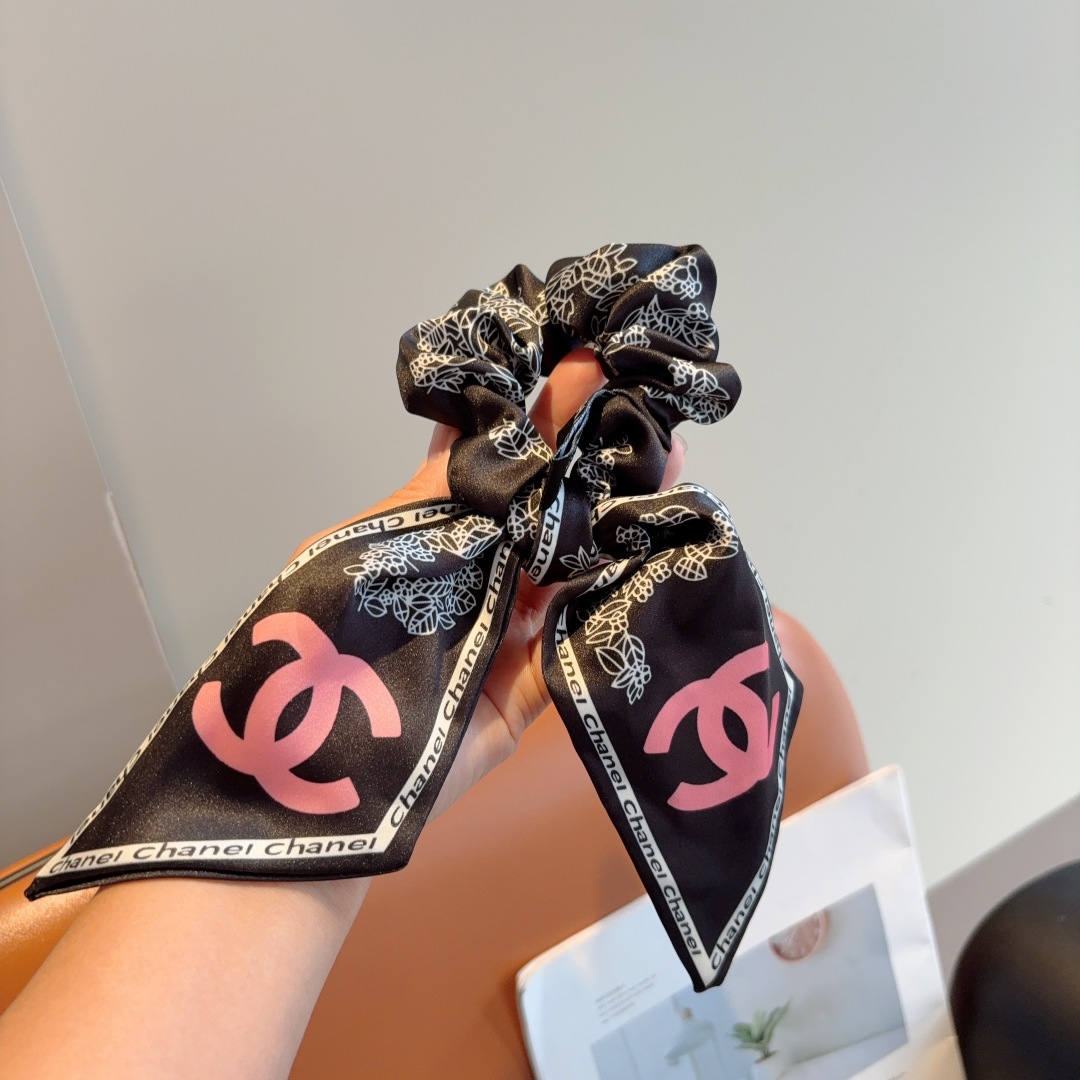 配包装
CHANEL （香奈儿）字母飘带马尾发圈 蝴蝶结肠圈，高档韩版皮筋，经典花型设计， 高端大气，名