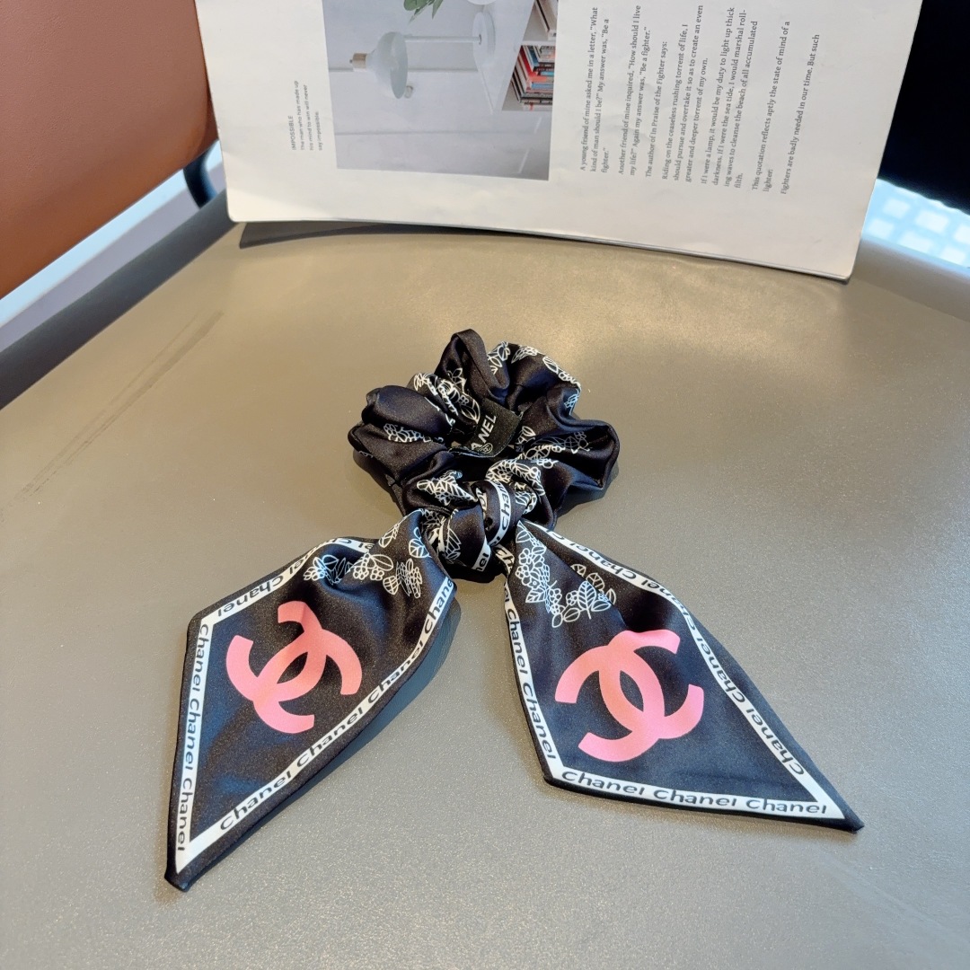 配包装
CHANEL （香奈儿）字母飘带马尾发圈 蝴蝶结肠圈，高档韩版皮筋，经典花型设计， 高端大气，名