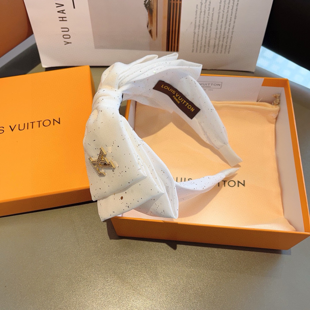 配包装
LV 路易威登 火爆新款宽版蝴蝶结发箍，时尚头箍，专柜最最新款来袭💕时尚百搭，女神必入  ！