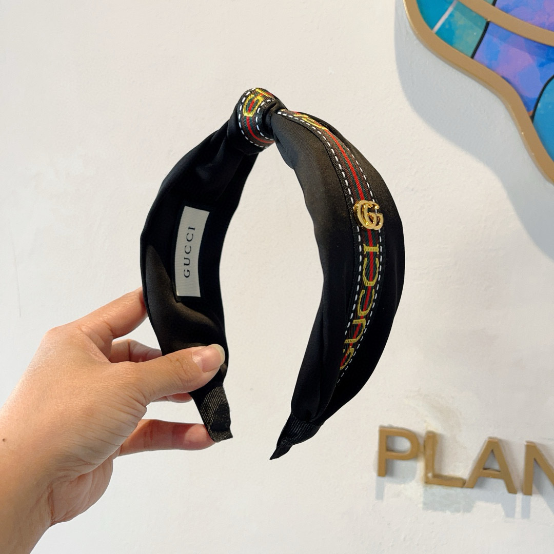 配包装
Gucci古奇 网红经典新款宽版发箍，女神必备单品头箍，非常百搭，时尚潮流休闲款！