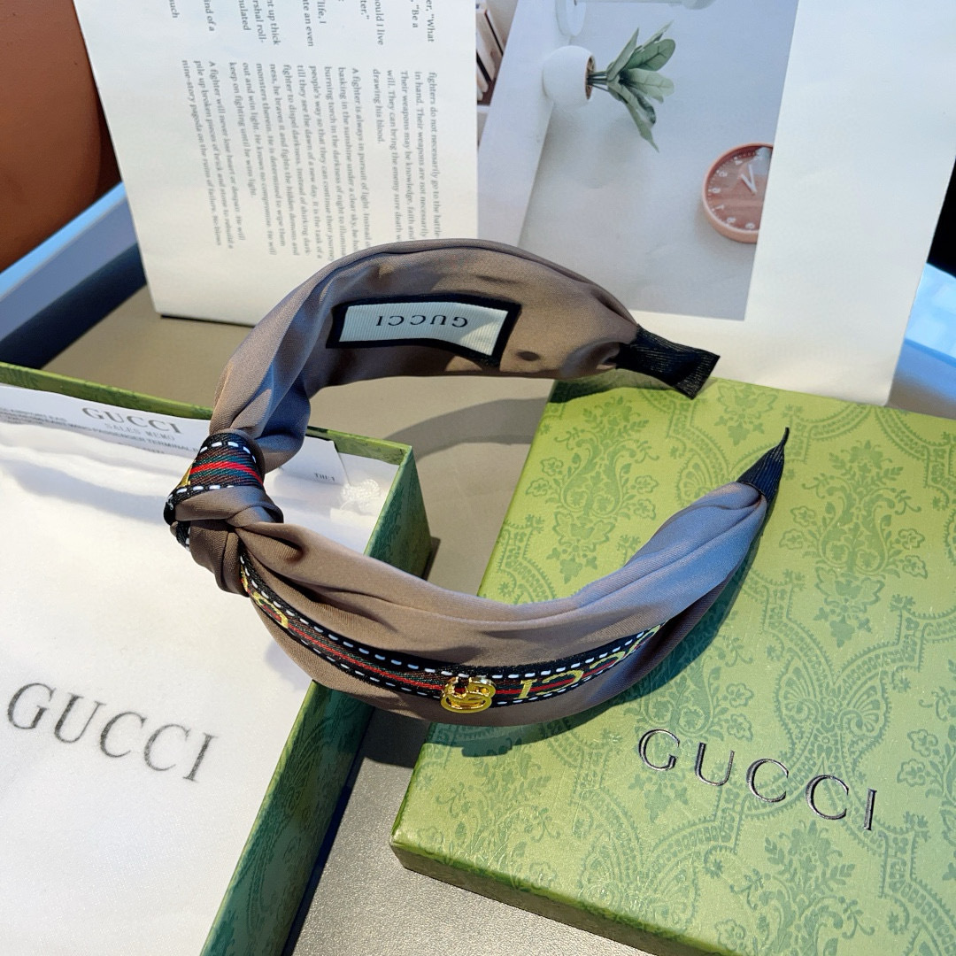 配包装
Gucci古奇 网红经典新款宽版发箍，女神必备单品头箍，非常百搭，时尚潮流休闲款！