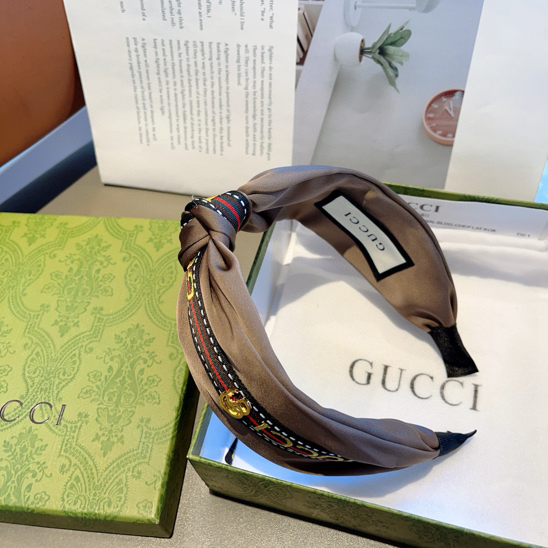 配包装
Gucci古奇 网红经典新款宽版发箍，女神必备单品头箍，非常百搭，时尚潮流休闲款！