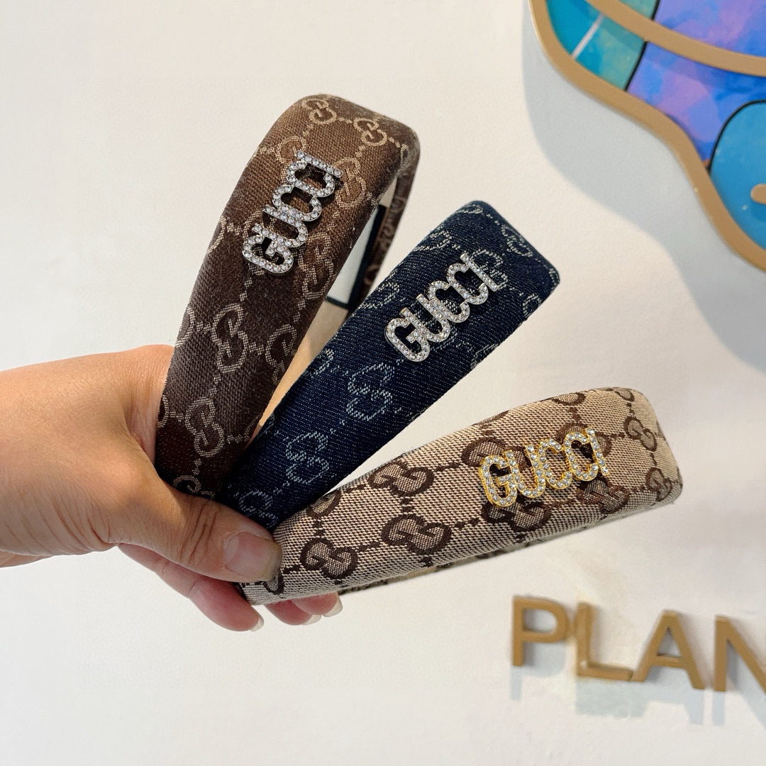 配包装
Gucci古奇 网红经典新款宽版发箍，女神必备单品头箍，时尚潮流百搭款！多色出货...