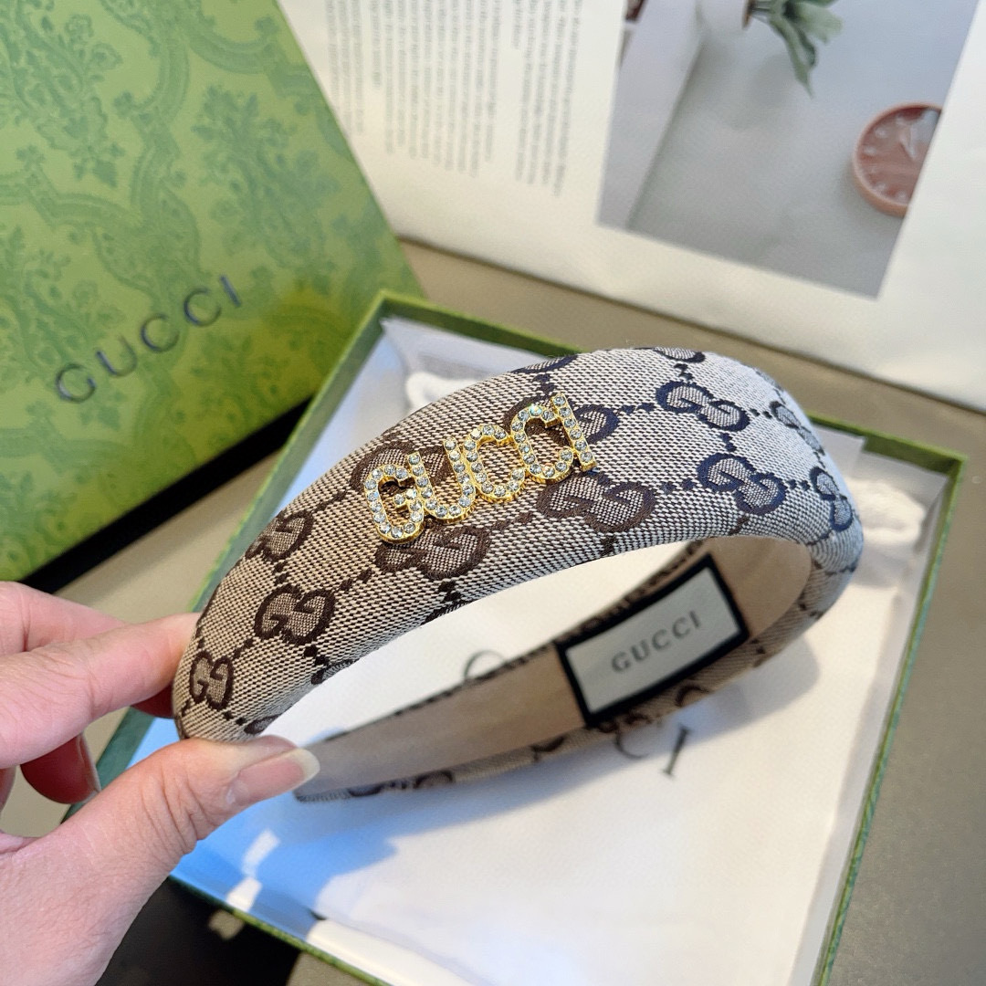 配包装
Gucci古奇 网红经典新款宽版发箍，女神必备单品头箍，时尚潮流百搭款！多色出货...