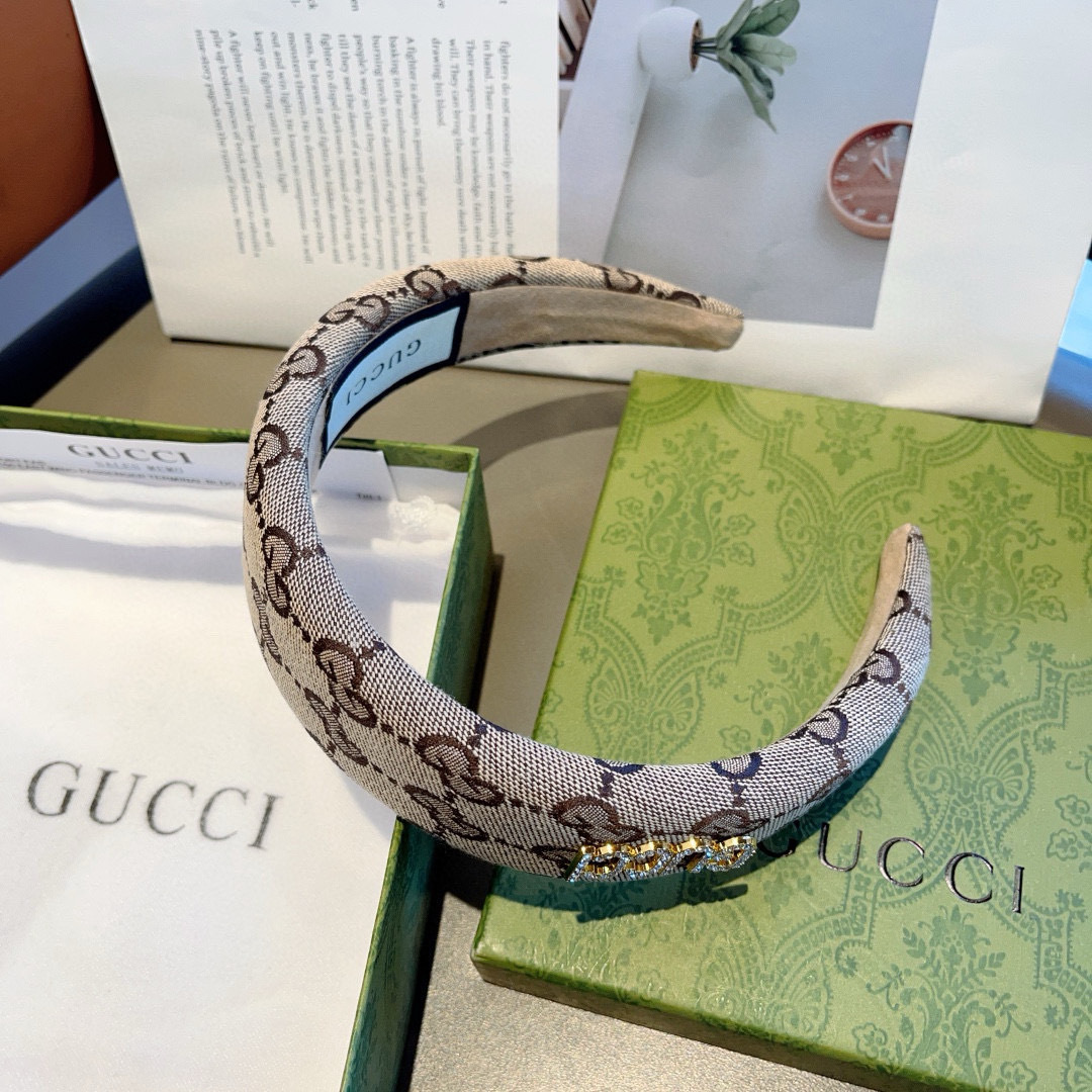 配包装
Gucci古奇 网红经典新款宽版发箍，女神必备单品头箍，时尚潮流百搭款！多色出货...