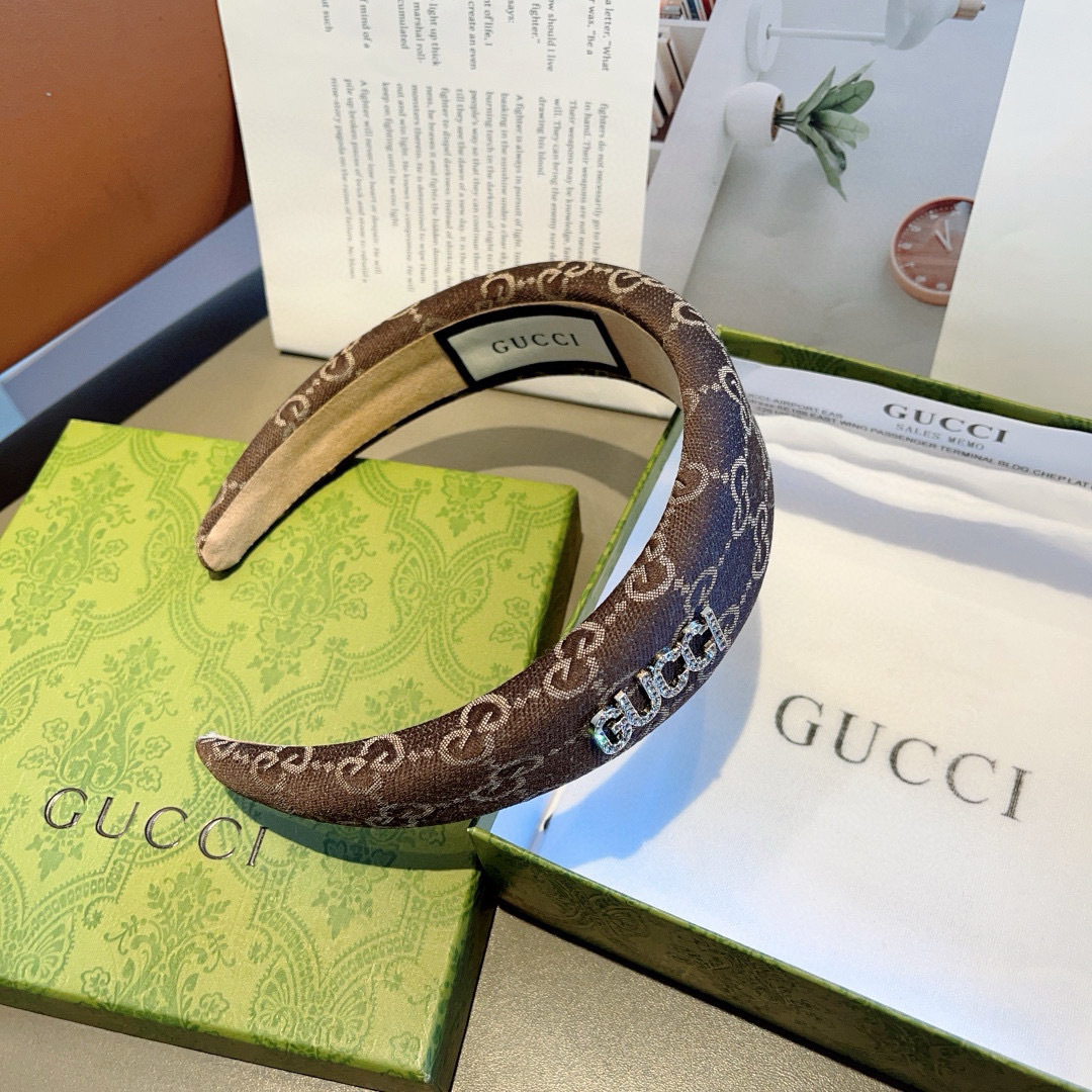 配包装
Gucci古奇 网红经典新款宽版发箍，女神必备单品头箍，时尚潮流百搭款！多色出货...