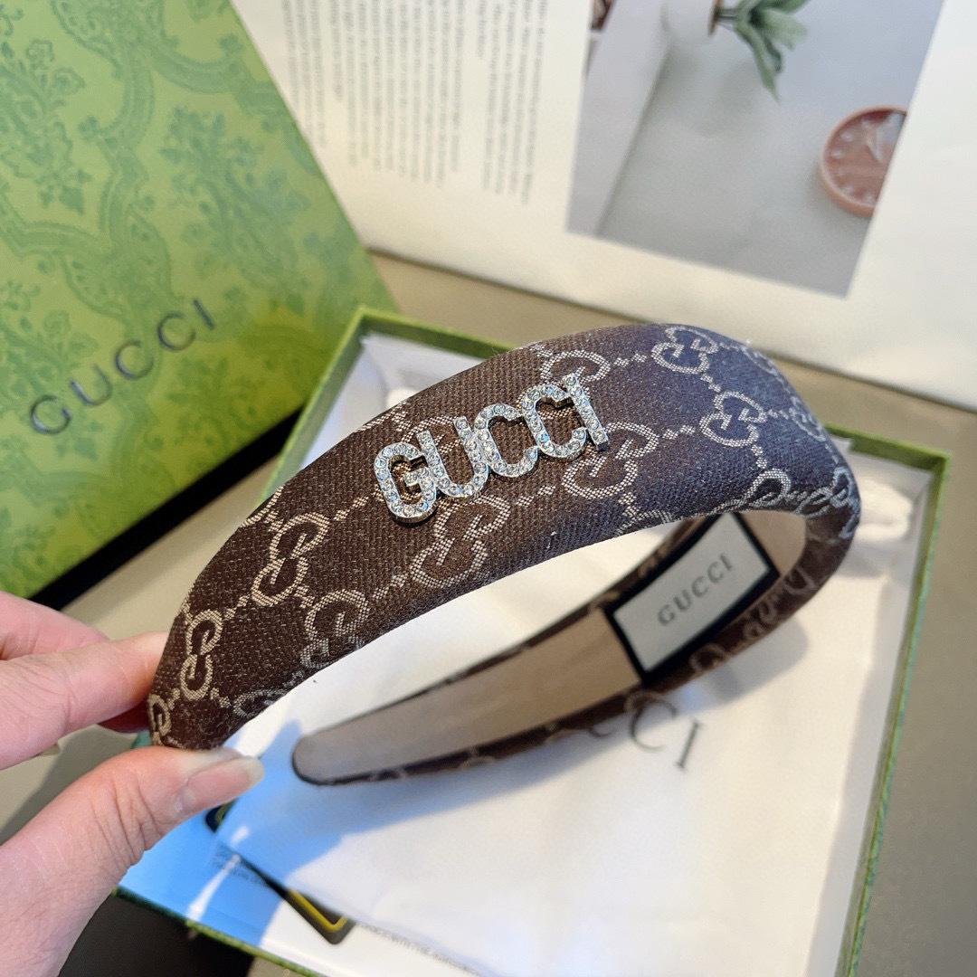 配包装
Gucci古奇 网红经典新款宽版发箍，女神必备单品头箍，时尚潮流百搭款！多色出货...