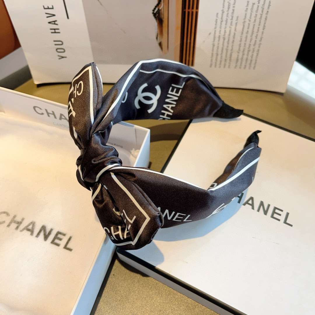 配包装
CHANEL（香奈儿）网红新款蝴蝶结小香宽版发箍，香奶奶头箍，复古头箍，网红爆款推荐 超精致，时