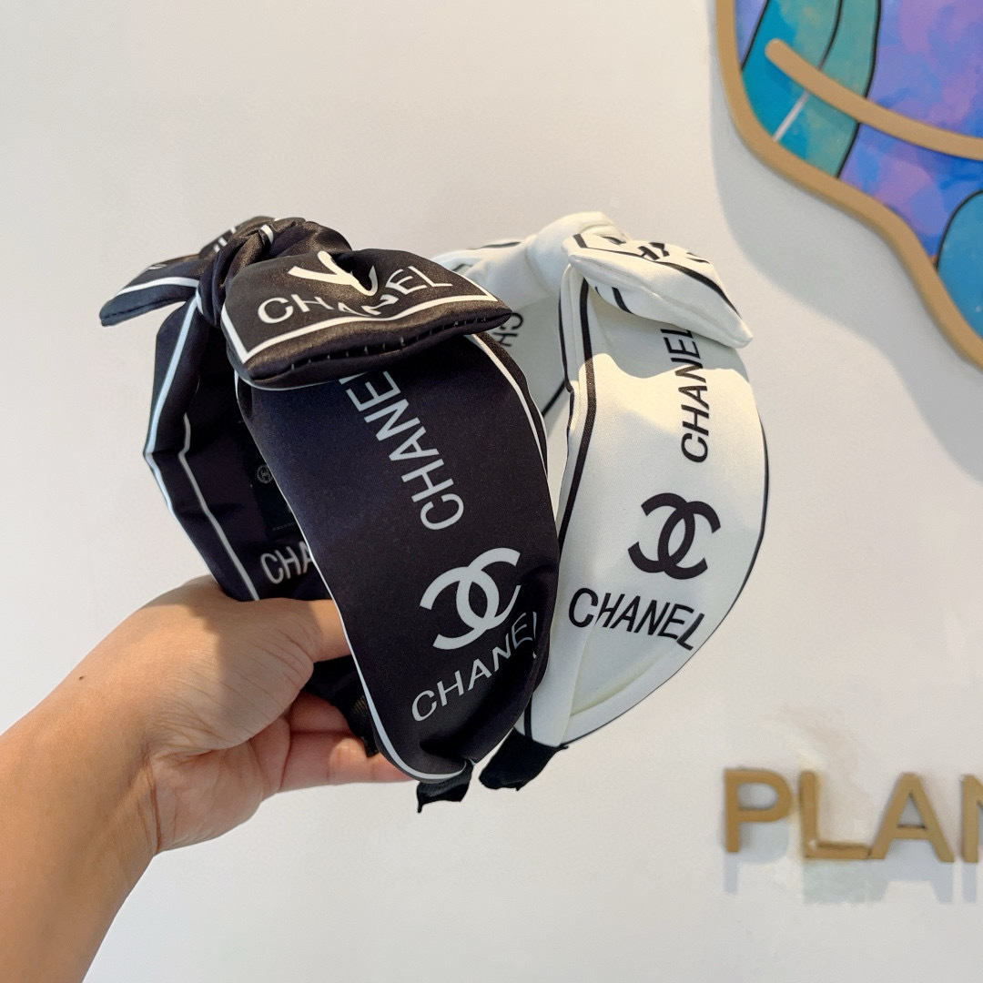 配包装
CHANEL（香奈儿）网红新款蝴蝶结小香宽版发箍，香奶奶头箍，复古头箍，网红爆款推荐 超精致，时