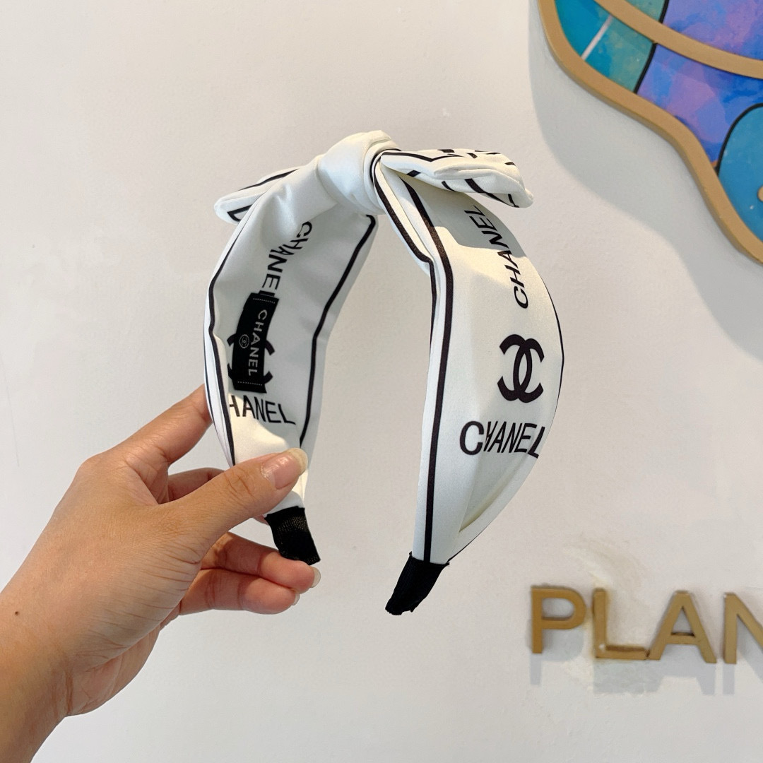配包装
CHANEL（香奈儿）网红新款蝴蝶结小香宽版发箍，香奶奶头箍，复古头箍，网红爆款推荐 超精致，时