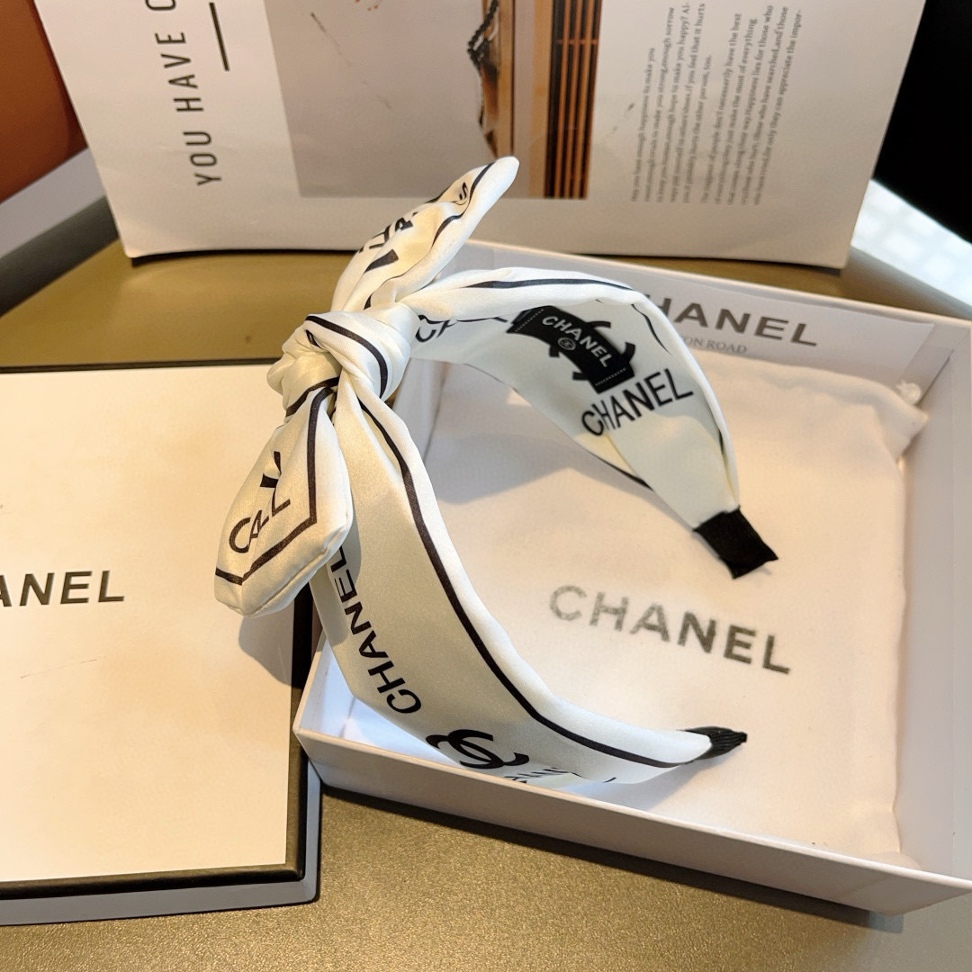配包装
CHANEL（香奈儿）网红新款蝴蝶结小香宽版发箍，香奶奶头箍，复古头箍，网红爆款推荐 超精致，时