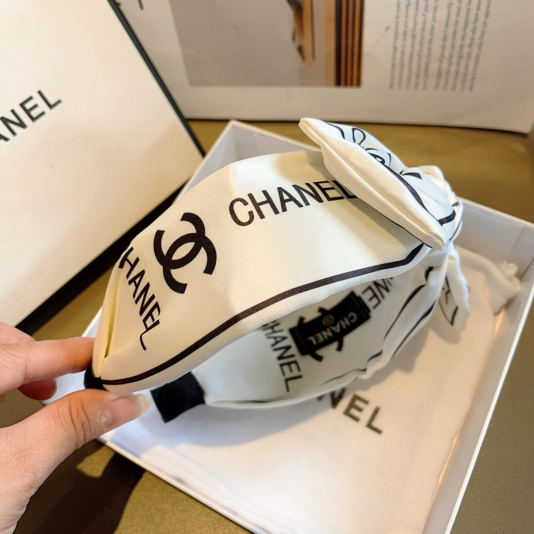 配包装
CHANEL（香奈儿）网红新款蝴蝶结小香宽版发箍，香奶奶头箍，复古头箍，网红爆款推荐 超精致，时