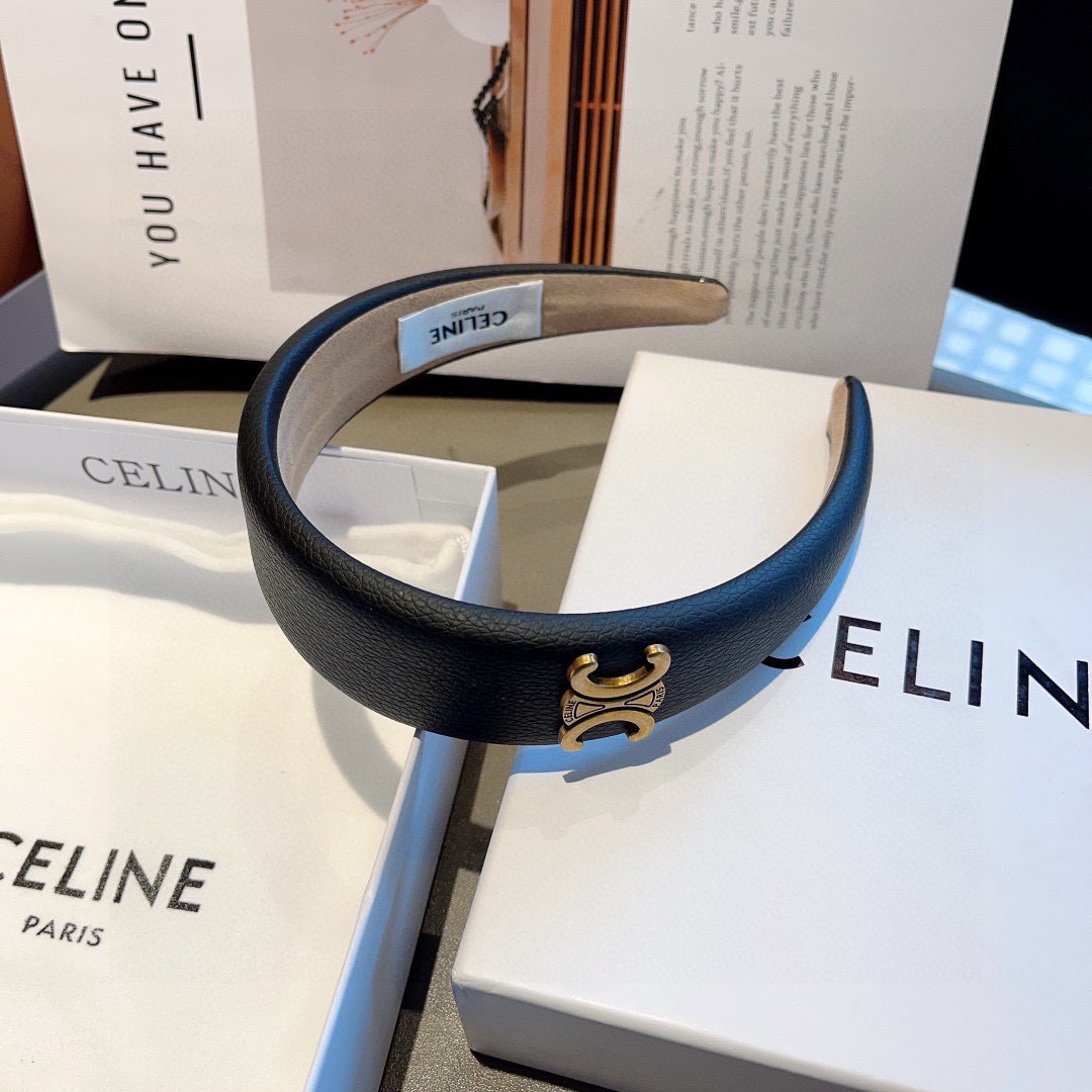 配包装
CELINE（赛琳）新款荔枝纹发箍，佩戴舒适无压力，造型搭配必备头箍！非常时尚百搭！女神必备！名