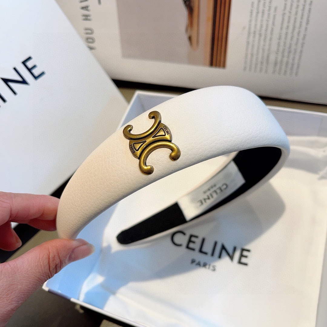 配包装
CELINE（赛琳）新款荔枝纹发箍，佩戴舒适无压力，造型搭配必备头箍！非常时尚百搭！女神必备！名