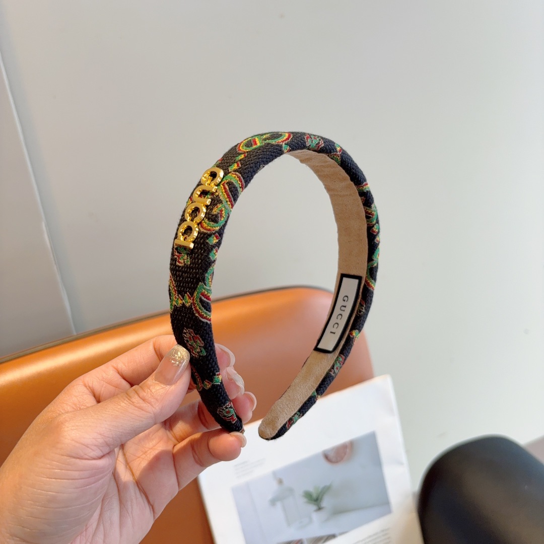 配包装
Gucci古奇 经典新款发箍，女神必备单品头箍，时尚潮流百搭款！多色出货...