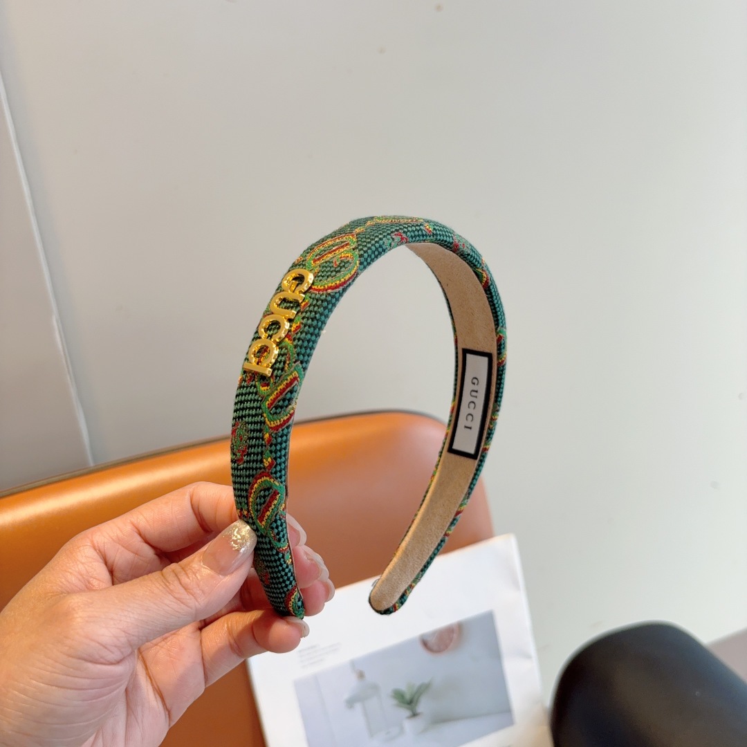 配包装
Gucci古奇 经典新款发箍，女神必备单品头箍，时尚潮流百搭款！多色出货...