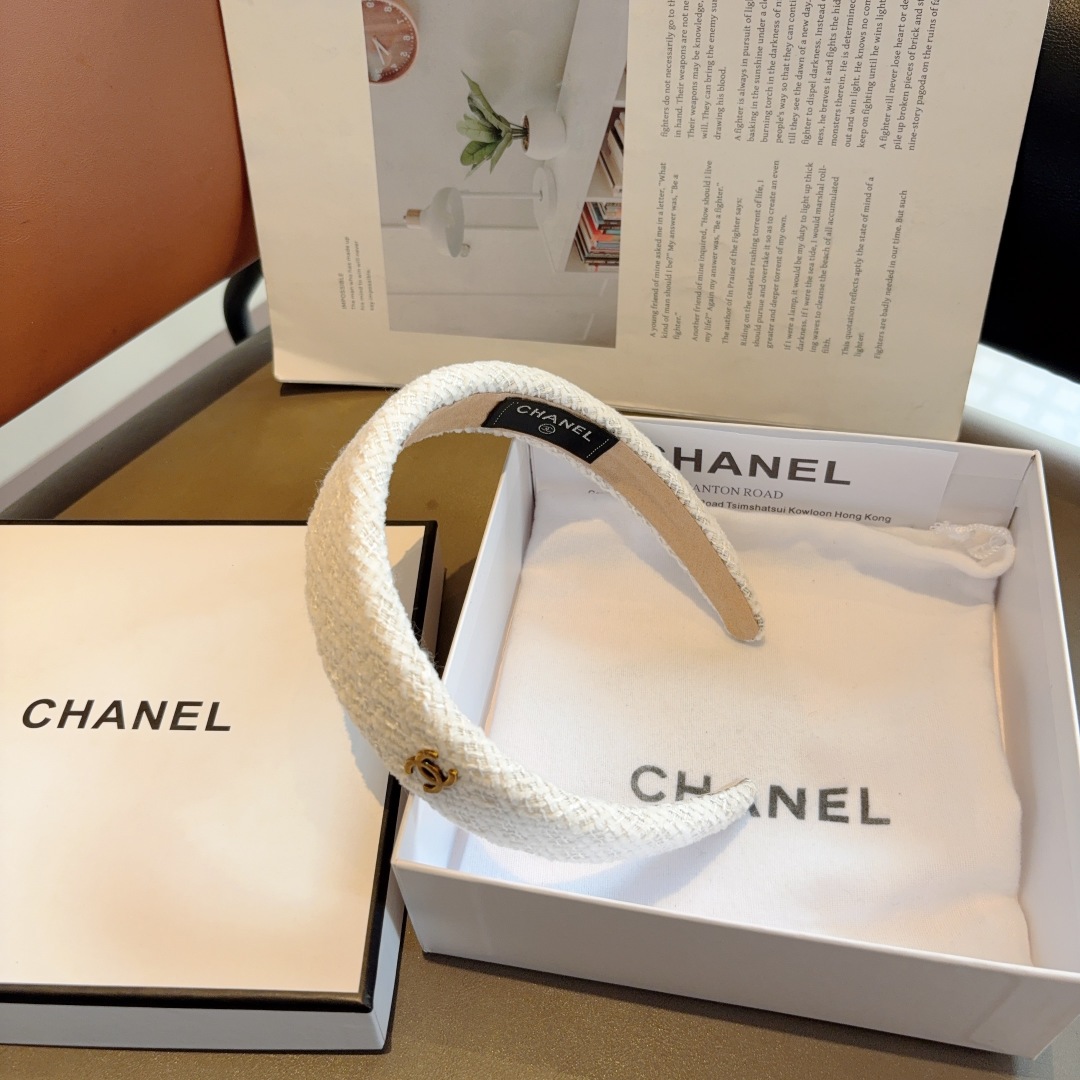 配包装
CHANEL（香奈儿）网红同款小香风发箍，复古头箍，网红爆款推荐 搭配高端材质，超精致，时尚百搭