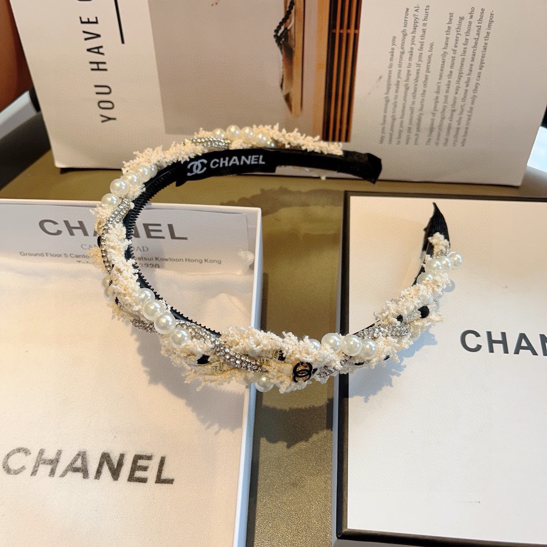 配包装
CHANEL（香奈儿）最新款小香发箍，新品巨显脸小头箍，网红爆款推荐 搭配高端双Ｃlogo ，超