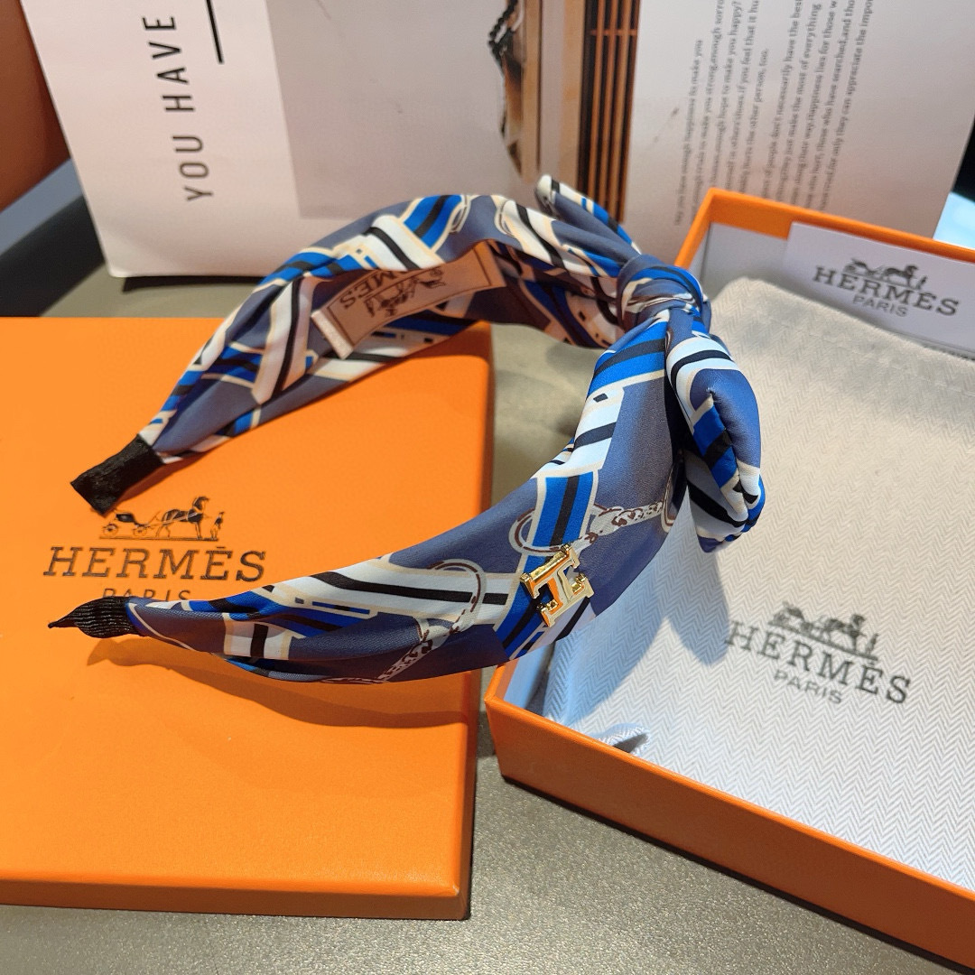 配包装
Hermes（爱马仕）  火爆定制款蝴蝶结发箍，网红同款头箍、  进口真丝面料， 出口订单、细节