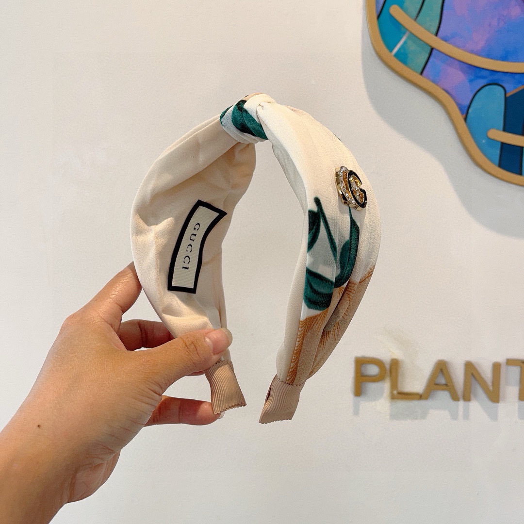 配包装
Gucci古奇 网红经典新款宽版发箍，女神必备单品头箍，非常百搭，时尚潮流