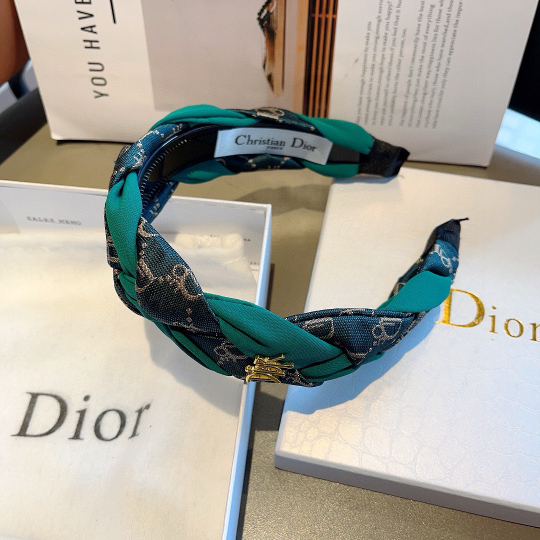 配包装
Dior（迪奥） 新款宽边高级感大牌发箍, 网红爆款带齿防滑头箍、让你的魅力绽放 清新淑女范让时